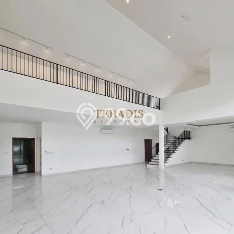 Lokasi strategis! Rumah siap huni dikontrakkan di Kebayoran Baru LB 500m2 Lokasi strategis! Rumah siap huni dikontrakkan di Kebayoran Baru LB 500m2