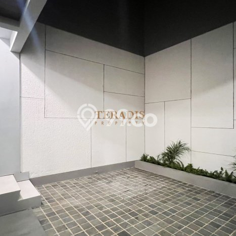 Jual Rumah Mewah Elegan Dengan View Eksklusif di Pondok Indah, Jakarta Selatan Jual Rumah Mewah Elegan Dengan View Eksklusif di Pondok Indah, Jakarta Selatan