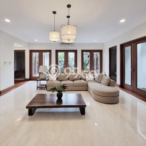 Dijual Rumah Premium dengan Fasilitas Sekitar Lengkap di Cilandak, Jakarta Selatan Dijual Rumah Premium dengan Fasilitas Sekitar Lengkap di Cilandak, Jakarta Selatan