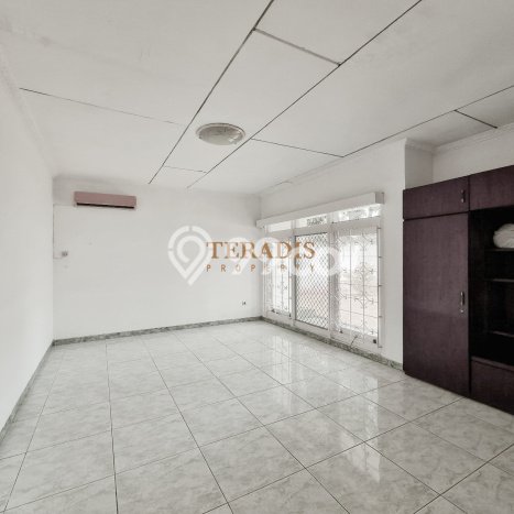 Rumah Sewa Jakarta Selatan LT 700m2 LB 450m2 Kawasan Kemang Rumah Sewa Jakarta Selatan LT 700m2 LB 450m2 Kawasan Kemang
