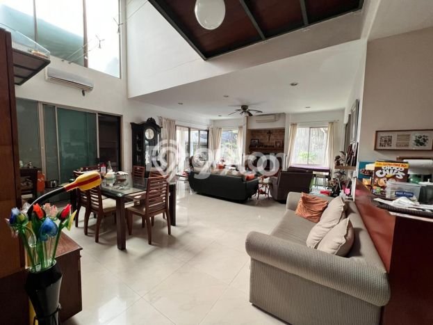 Rumah Elit Modern Tanpa Renovasi di Harjamukti Bogor Rumah Elit Modern Tanpa Renovasi di Harjamukti Bogor