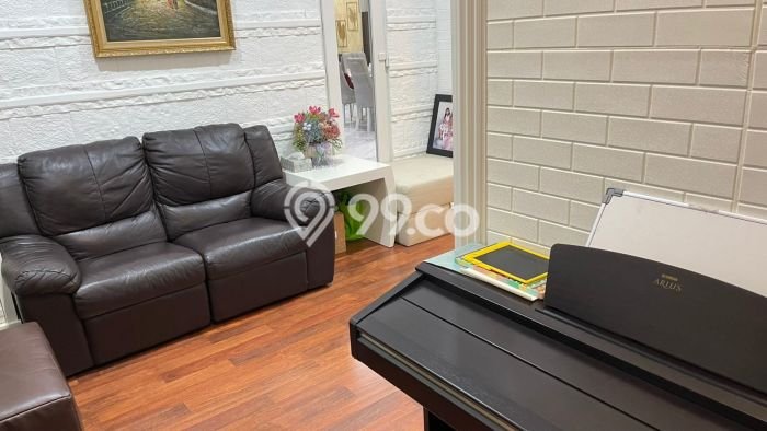 Siap Huni Rumah Mewah 5 Kamar di Kemayoran Dekat ke Mana Pun Siap Huni Rumah Mewah 5 Kamar di Kemayoran Dekat ke Mana Pun