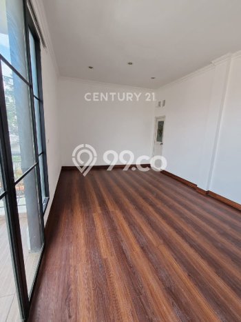 Rumah Elit LB 300m2 Siap Huni Desain Elegan di Kalibata, Jakarta Selatan Rumah Elit LB 300m2 Siap Huni Desain Elegan di Kalibata, Jakarta Selatan