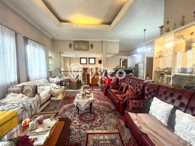 Hunian Mewah LB 1200m2 Siap Huni Desain Elegan di Bintaro, Jakarta Selatan Hunian Mewah LB 1200m2 Siap Huni Desain Elegan di Bintaro, Jakarta Selatan
