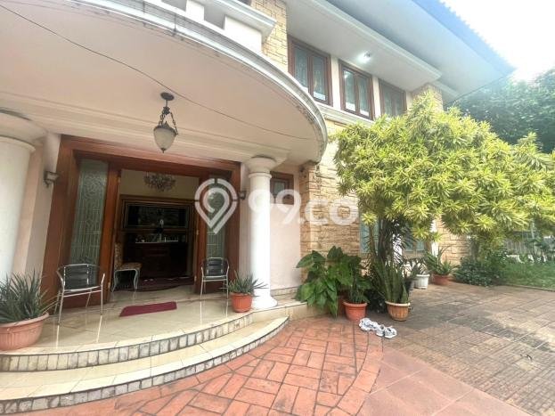 Hunian Mewah LB 1200m2 Siap Huni Desain Elegan di Bintaro, Jakarta Selatan Hunian Mewah LB 1200m2 Siap Huni Desain Elegan di Bintaro, Jakarta Selatan