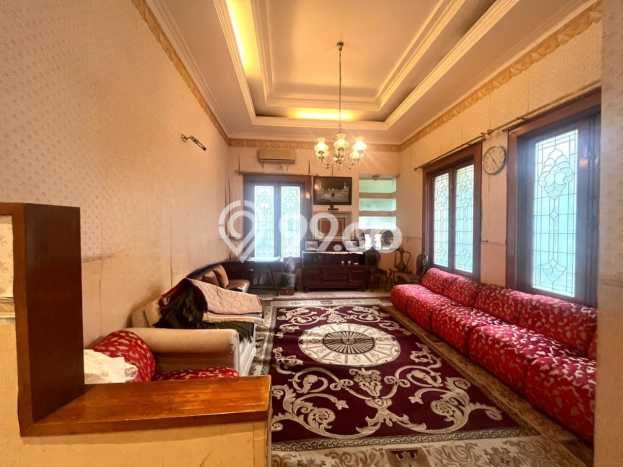 Hunian Mewah LB 1200m2 Siap Huni Desain Elegan di Bintaro, Jakarta Selatan Hunian Mewah LB 1200m2 Siap Huni Desain Elegan di Bintaro, Jakarta Selatan