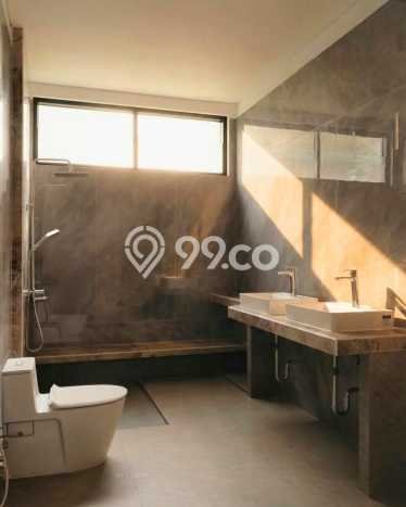 Hunian Mewah Siap Huni LT 280m2 di BSD, Tangerang Selatan Hunian Mewah Siap Huni LT 280m2 di BSD, Tangerang Selatan