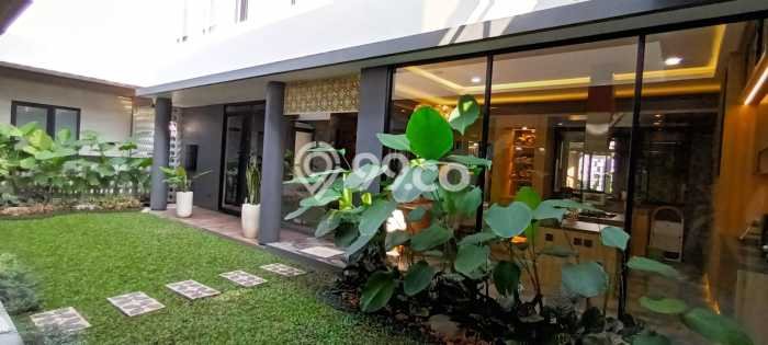 Rumah Elit Modern Tanpa Renovasi di Kota Baru Parahyangan Bandung Rumah Elit Modern Tanpa Renovasi di Kota Baru Parahyangan Bandung