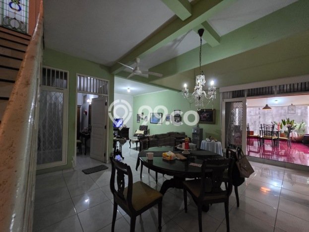 Hunian Mewah LB 340m2 Siap Pakai Desain Elegan di Jatiwaringin, Bekasi Hunian Mewah LB 340m2 Siap Pakai Desain Elegan di Jatiwaringin, Bekasi