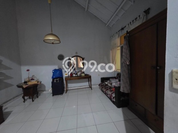 Hunian Mewah LB 340m2 Siap Pakai Desain Elegan di Jatiwaringin, Bekasi Hunian Mewah LB 340m2 Siap Pakai Desain Elegan di Jatiwaringin, Bekasi