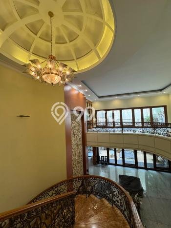 Siap Huni Rumah Mewah 5 Kamar di Kelapa Gading Dekat ke Mana Saja Siap Huni Rumah Mewah 5 Kamar di Kelapa Gading Dekat ke Mana Saja
