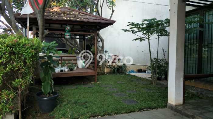 Rumah Luxury Modern Tanpa Renovasi di Pulomas Jakarta Timur Rumah Luxury Modern Tanpa Renovasi di Pulomas Jakarta Timur