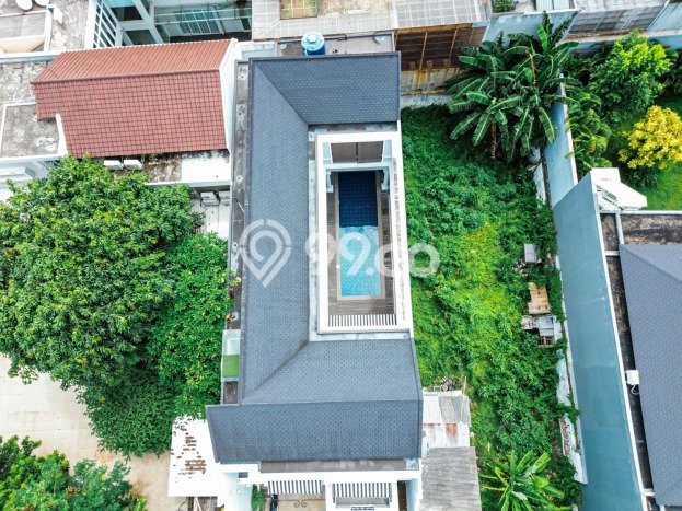 Rumah Elit Modern Tanpa Renovasi di Pulomas Jakarta Timur Rumah Elit Modern Tanpa Renovasi di Pulomas Jakarta Timur