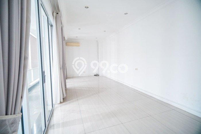 Rumah Elit Modern Tanpa Renovasi di Pulomas Jakarta Timur Rumah Elit Modern Tanpa Renovasi di Pulomas Jakarta Timur