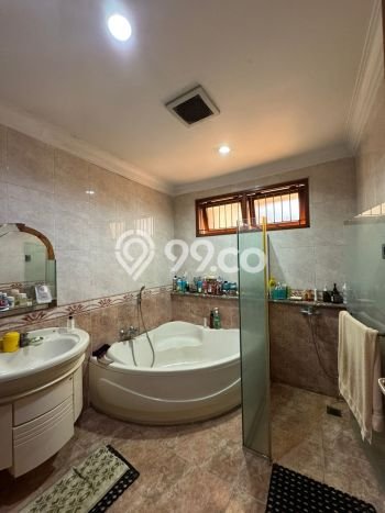 Hunian Mewah Dijual LT 420m2 di Kelapa Gading, Jakarta Utara Hunian Mewah Dijual LT 420m2 di Kelapa Gading, Jakarta Utara