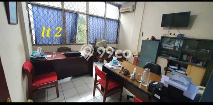 Unit Ruko Dijual di Jakarta Barat LT 60m2 & LB 180m2 Unit Ruko Dijual di Jakarta Barat LT 60m2 & LB 180m2
