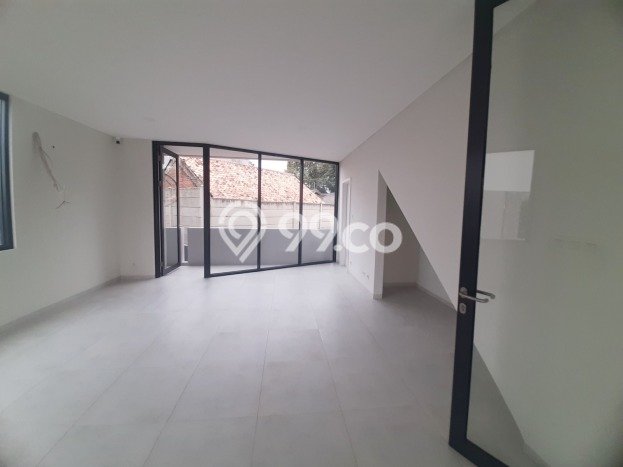 Ruko Bagus Dijual LB 219m2 Lokasi Strategis Tangerang Selatan Area Cocok untuk Berbisnis Ruko Bagus Dijual LB 219m2 Lokasi Strategis Tangerang Selatan Area Cocok untuk Berbisnis