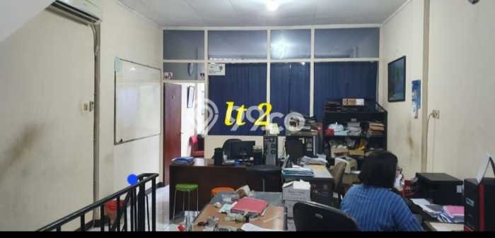 Unit Ruko Dijual di Jakarta Barat LT 60m2 & LB 180m2 Unit Ruko Dijual di Jakarta Barat LT 60m2 & LB 180m2