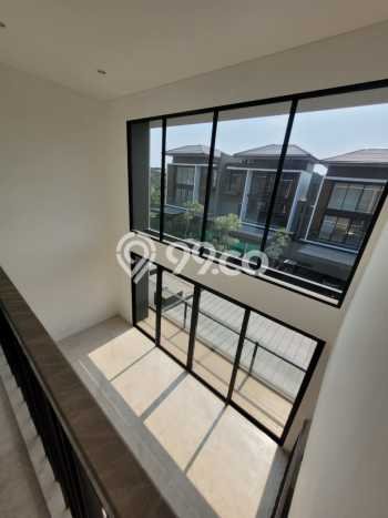 Rumah Elit Modern Tanpa Renovasi di BSD Tangerang Rumah Elit Modern Tanpa Renovasi di BSD Tangerang
