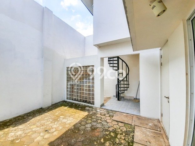 Rumah Elit LB 196m2 Siap Pakai Desain Elegan di BSD Eminent, Tangerang Rumah Elit LB 196m2 Siap Pakai Desain Elegan di BSD Eminent, Tangerang