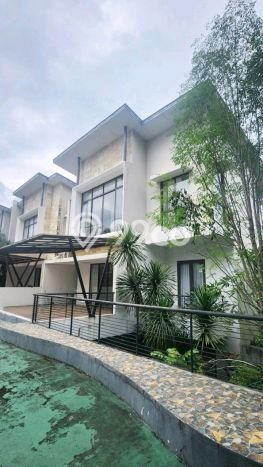GOOD DEAL! Rumah di BSD City, 4 KT, Siap Huni, Luas 252m2m² Bangunan 320m2m² GOOD DEAL! Rumah di BSD City, 4 KT, Siap Huni, Luas 252m2m² Bangunan 320m2m²