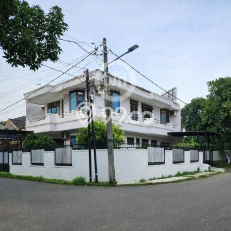 Rumah Elit LB 255m2 Siap Pakai Desain Elegan di Bintaro, Jakarta Selatan Rumah Elit LB 255m2 Siap Pakai Desain Elegan di Bintaro, Jakarta Selatan