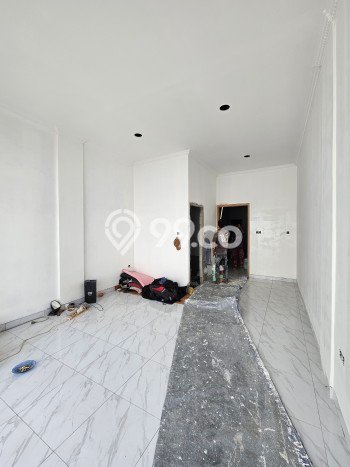Rumah Mewah LB 211m2 Siap Huni Desain Elegan di Duri Kepa, Jakarta Barat Rumah Mewah LB 211m2 Siap Huni Desain Elegan di Duri Kepa, Jakarta Barat