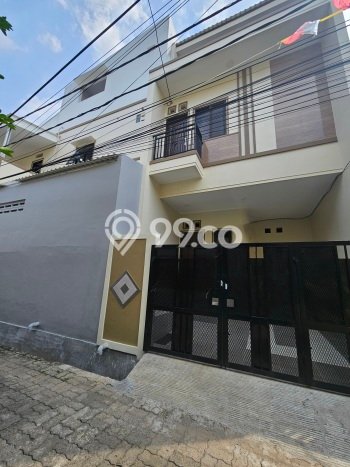 Rumah Luas Asri 4 KT Siap Huni di Duri Kepa Jakarta Barat Rumah Luas Asri 4 KT Siap Huni di Duri Kepa Jakarta Barat