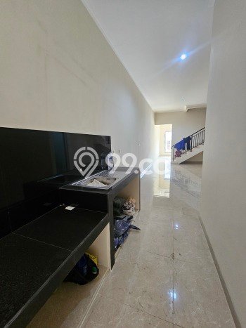 Dijual Rumah Luas Megah Dengan View Eksklusif di Duri Kepa, Jakarta Barat Dijual Rumah Luas Megah Dengan View Eksklusif di Duri Kepa, Jakarta Barat