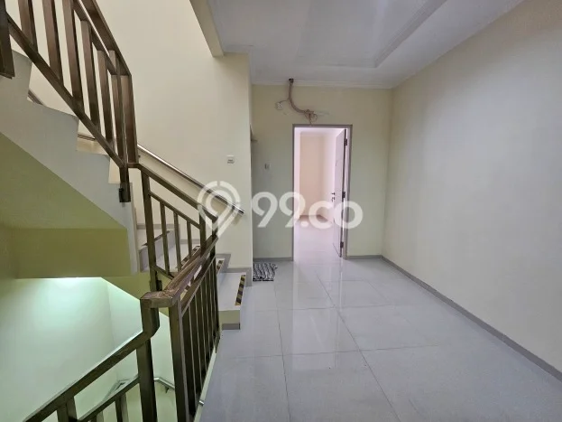 Jarang Ada! Rumah Kontrakan 4 Kamar Nyaman Siap Huni Duri Kepa Jarang Ada! Rumah Kontrakan 4 Kamar Nyaman Siap Huni Duri Kepa