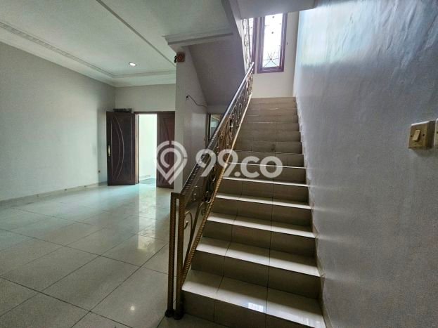 Disewakan! Rumah 4 Kamar Tidur &
3 Kamar Mandi di Duri Kepa, Jakarta Barat Disewakan! Rumah 4 Kamar Tidur &
3 Kamar Mandi di Duri Kepa, Jakarta Barat