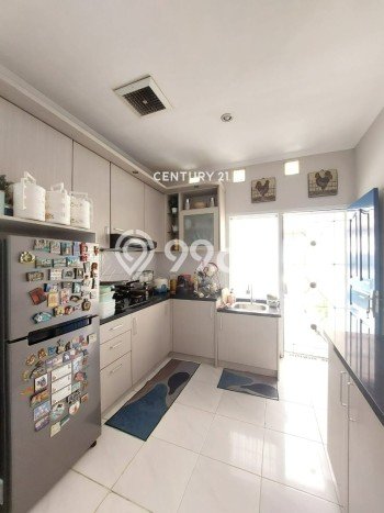 Rumah Luas Asri 2 KT Siap Pakai di Bintaro Tangerang Selatan Rumah Luas Asri 2 KT Siap Pakai di Bintaro Tangerang Selatan