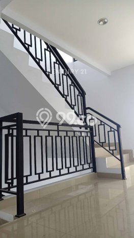 Dijual Rumah Luas Elegan Dengan View Eksklusif di Muara Karang, Jakarta Utara Dijual Rumah Luas Elegan Dengan View Eksklusif di Muara Karang, Jakarta Utara