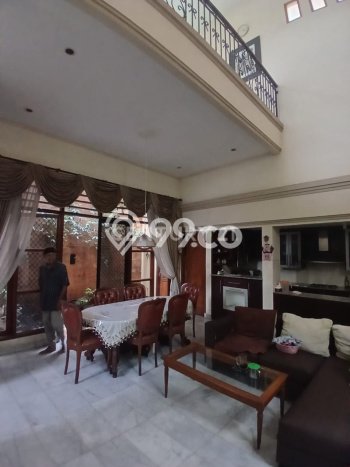 Dijual Rumah Luas Megah Dengan View Eksklusif di Pulomas, Jakarta Timur Dijual Rumah Luas Megah Dengan View Eksklusif di Pulomas, Jakarta Timur