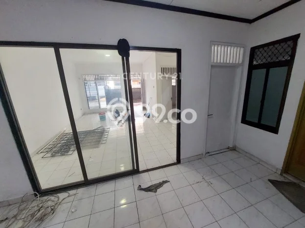 Disewakan Segera Rumah Kondisi Bagus di Kawasan Tebet, Jakarta Selatan Disewakan Segera Rumah Kondisi Bagus di Kawasan Tebet, Jakarta Selatan