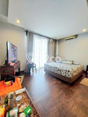 Rumah Elit LB 180m2 Siap Pakai Desain Elegan di Bintaro, Tangerang Selatan Rumah Elit LB 180m2 Siap Pakai Desain Elegan di Bintaro, Tangerang Selatan