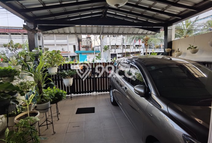 Rumah Elit Modern Siap Huni di Pulomas Jakarta Timur Rumah Elit Modern Siap Huni di Pulomas Jakarta Timur