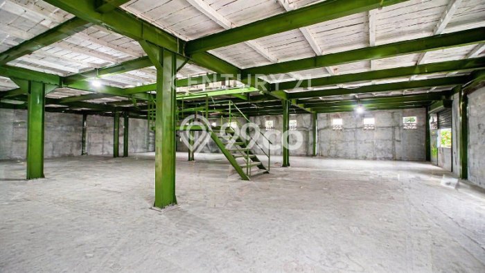 FOR SALE! Gudang di Kebayoran Lama Jakarta Selatan, LT 900m2, LB 1100m2 FOR SALE! Gudang di Kebayoran Lama Jakarta Selatan, LT 900m2, LB 1100m2