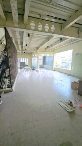 Unit Ruko disewakan di Serpong Tangerang Selatan dengan LT 247m2 / LB 567m2 Unit Ruko disewakan di Serpong Tangerang Selatan dengan LT 247m2 / LB 567m2