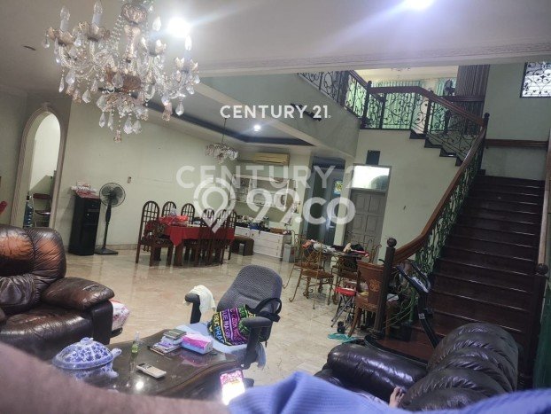 Siap Huni Rumah Mewah 4 Kamar di Kebon Jeruk Dekat ke Mana Pun Siap Huni Rumah Mewah 4 Kamar di Kebon Jeruk Dekat ke Mana Pun