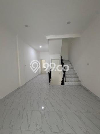 Unit Komersial Disewakan di Jakarta Barat Area Strategis Harga Kompetitif Unit Komersial Disewakan di Jakarta Barat Area Strategis Harga Kompetitif
