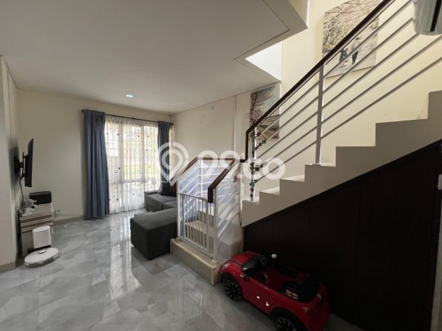 Disewakan! Rumah 2 Kamar Tidur &
2 Kamar Mandi di Jakarta Garden City, Jakarta Timur Disewakan! Rumah 2 Kamar Tidur &
2 Kamar Mandi di Jakarta Garden City, Jakarta Timur
