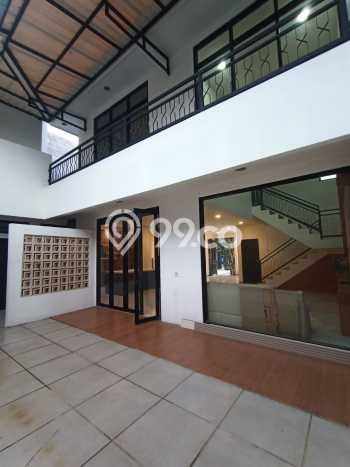 Lokasi strategis! Rumah siap pakai dikontrakkan di Cakung LB 240m2 Lokasi strategis! Rumah siap pakai dikontrakkan di Cakung LB 240m2