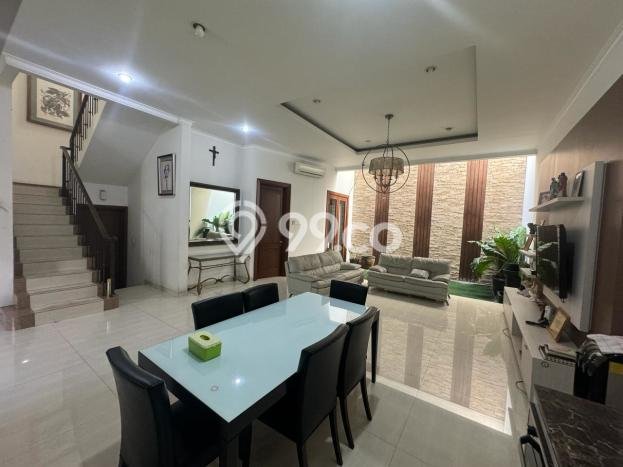 Dijual Rumah Luas Elegan Dengan View Eksklusif di Tomang, Jakarta Barat Dijual Rumah Luas Elegan Dengan View Eksklusif di Tomang, Jakarta Barat