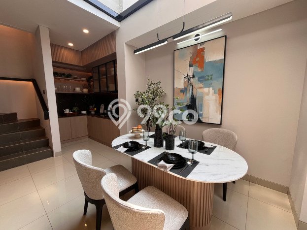 Dijual Hunian Rumah Terawat 2 KT di Summarecon Crown Gading, Bekasi Dijual Hunian Rumah Terawat 2 KT di Summarecon Crown Gading, Bekasi
