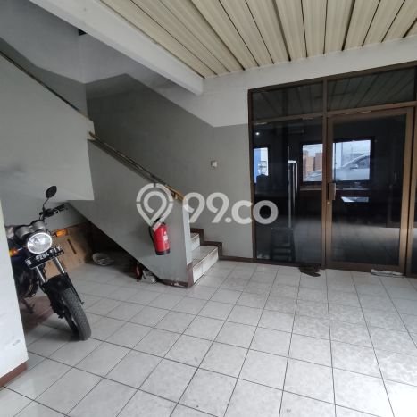 AREA KOMERSIAL! Gudang Disewakan di Cikarang, Luas 600m2m², Akses Utama, Ready Operasi AREA KOMERSIAL! Gudang Disewakan di Cikarang, Luas 600m2m², Akses Utama, Ready Operasi