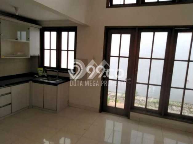 Rumah Sewa Tangerang Selatan LT 204m2 LB 180m2 Area Bintaro Rumah Sewa Tangerang Selatan LT 204m2 LB 180m2 Area Bintaro