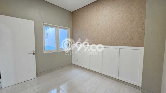 Ready to Use! Premium House LT 108m2 Desain Elegan di Graha Raya Ready to Use! Premium House LT 108m2 Desain Elegan di Graha Raya