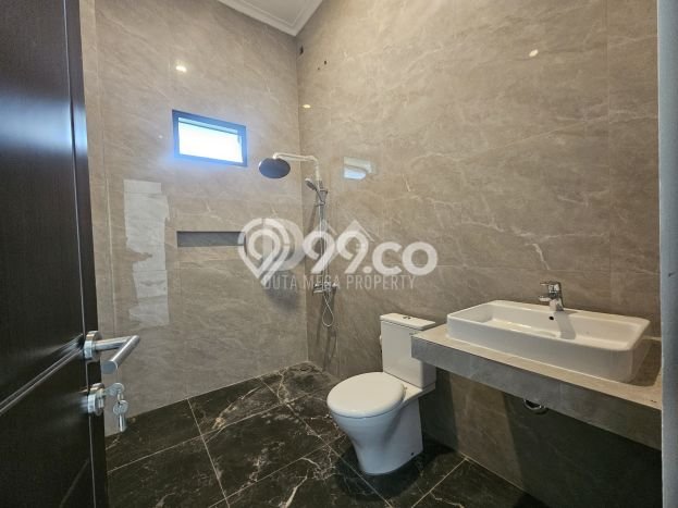 Rumah Elit LB 280m2 Siap Pakai Desain Elegan di Sektor 9-Bintaro, Tangerang Selatan Rumah Elit LB 280m2 Siap Pakai Desain Elegan di Sektor 9-Bintaro, Tangerang Selatan