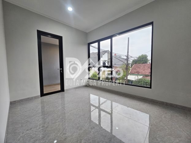 Rumah Modern 3 Kamar LT 90m2 di Graha Raya Rumah Modern 3 Kamar LT 90m2 di Graha Raya
